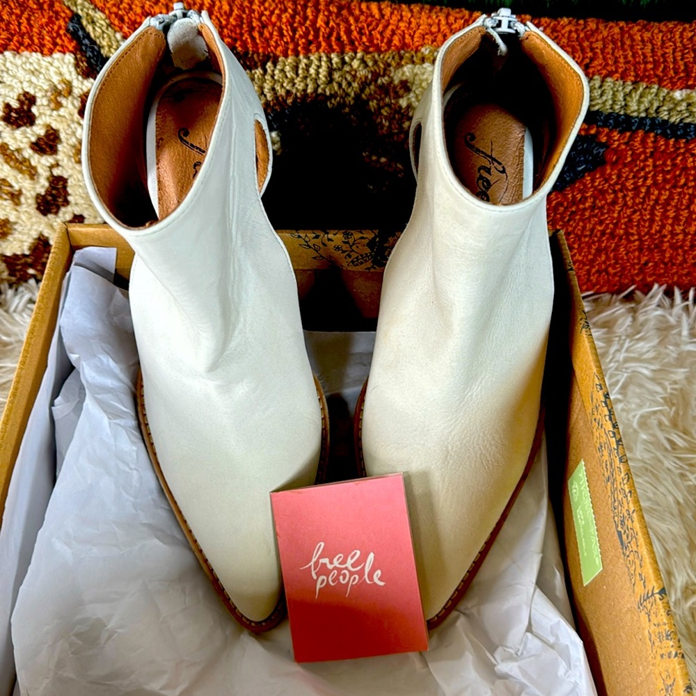 Free People Wilder White Bootie size 6